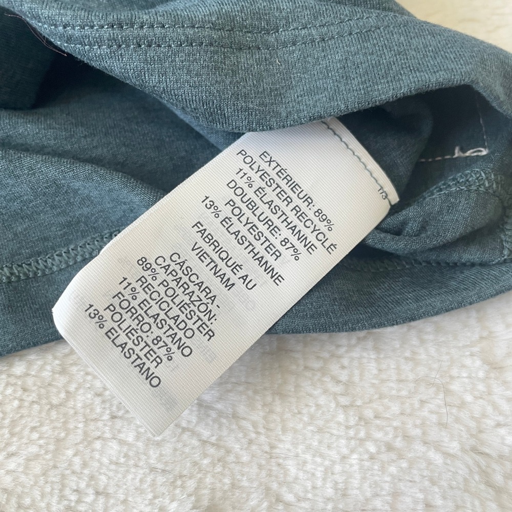 Vuori Halo Performance Cropped Top Heathered Teal Green V-Neck Built-in Bra XS - Picture 3 of 9